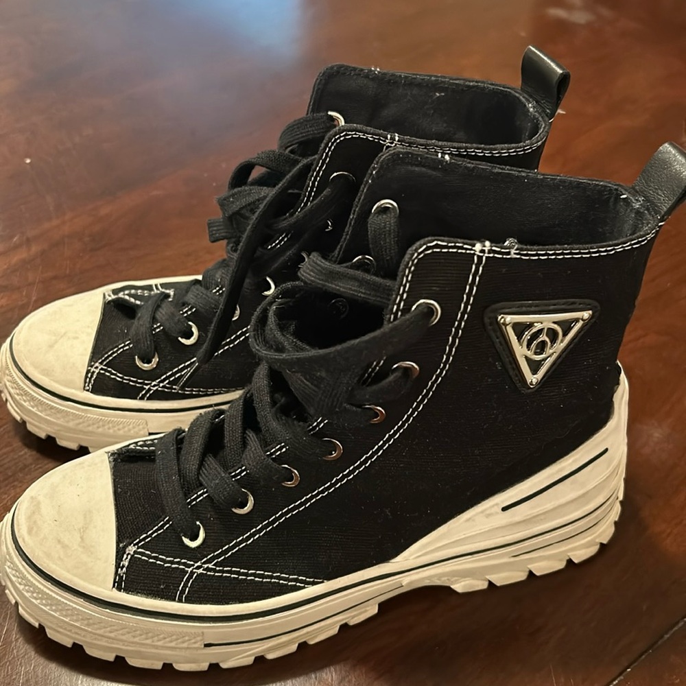 The Wishbone Collection - Hightop sneakers